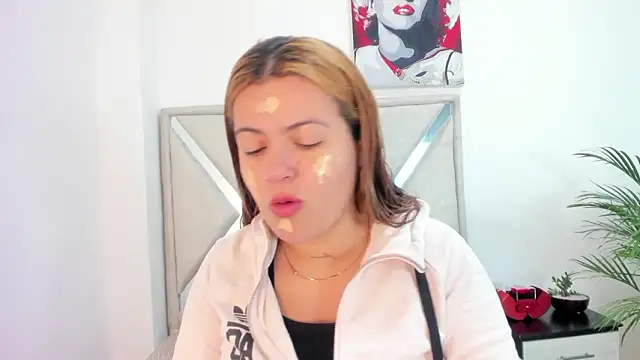 Snapshot of Alexandra_Torress chatting on February 2, 12:04 pm Alexandra Torress online show from February 2, 12:04 pm