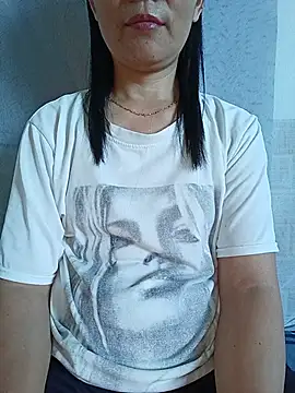 Snapshot of Asian_girl13 chatting on June 10, 2:12 am Asian girl13 online show from June 10, 2:12 am