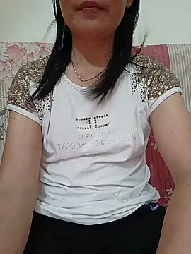 Snapshot of Asian_girl13 chatting on June 14, 3:03 pm Asian girl13 online show from June 14, 3:03 pm