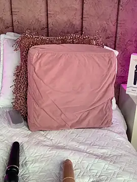 IsabellaGrey19 online show from March 10, 8:14 pm