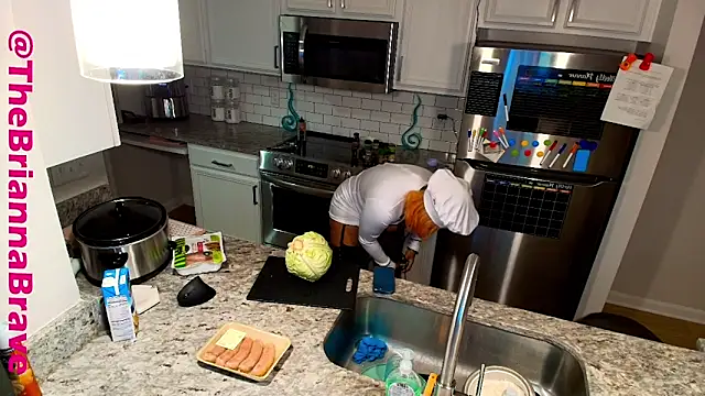 BriannaBrave online show from November 23, 4:23 am