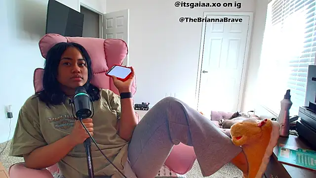 BriannaBrave online show from February 13, 7:54 pm