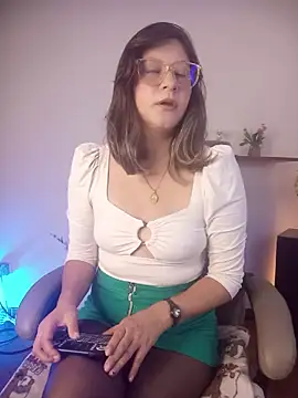 Snapshot of Chanelll_Taylorr_ chatting on May 12, 12:57 pm Chanelll Taylorr online show from May 12, 12:57 pm