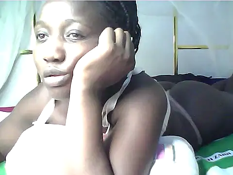Snapshot of Adaline-Paris chatting on May 13, 9:39 am Adaline-Paris online show from May 13, 9:39 am