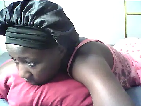 Snapshot of Adaline-Paris chatting on June 6, 7:13 am Adaline-Paris online show from June 6, 7:13 am