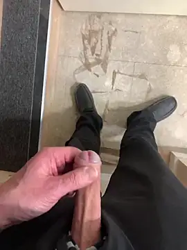 Snapshot of cmp24 chatting on March 21, 1:56 pm cmp24 online show from March 21, 1:56 pm