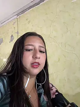 Snapshot of Lau_Beauty chatting on June 11, 8:40 pm Lau Beauty online show from June 11, 8:40 pm
