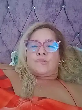 natally ross21 online show from March 7, 8:11 pm