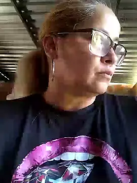 Snapshot of natally_ross21 chatting on May 7, 2:44 pm natally ross21 online show from May 7, 2:44 pm