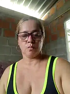 Snapshot of natally_ross21 chatting on June 21, 5:59 pm natally ross21 online show from June 21, 5:59 pm