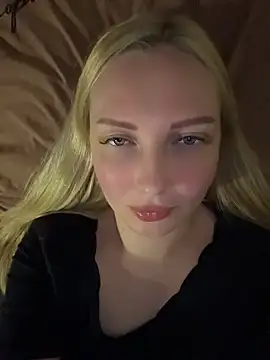 Snapshot of Aleksandrakis chatting on May 27, 8:06 pm Aleksandrakis online show from May 27, 8:06 pm