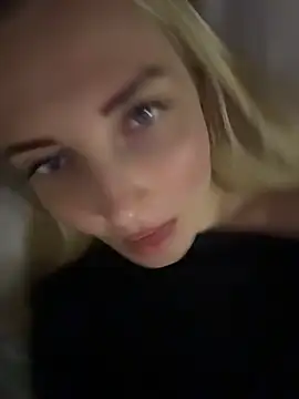 Snapshot of Aleksandrakis chatting on May 30, 8:06 pm Aleksandrakis online show from May 30, 8:06 pm