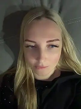 Snapshot of Aleksandrakis chatting on June 6, 4:44 pm Aleksandrakis online show from June 6, 4:44 pm