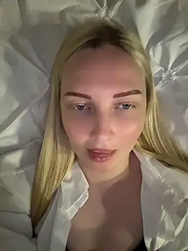Snapshot of Aleksandrakis chatting on June 20, 2:31 pm Aleksandrakis online show from June 20, 2:31 pm