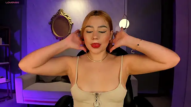 SamanthaKlein  online show from October 22, 3:40 am