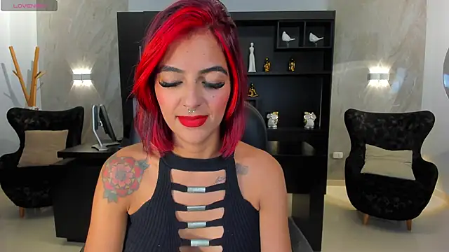 Snapshot of VictoriaMilan_ chatting on January 27, 12:22 am VictoriaMilan online show from January 27, 12:22 am