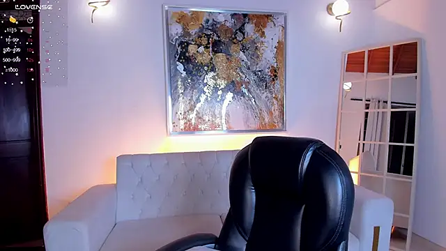Snapshot of VictoriaMilan_ chatting on February 8, 11:24 pm VictoriaMilan online show from February 8, 11:24 pm