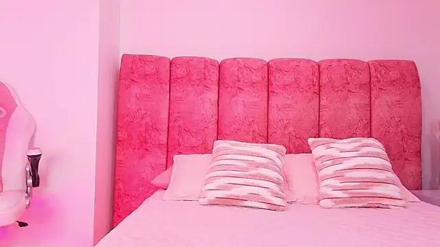 kendal rossi online show from November 7, 12:05 pm