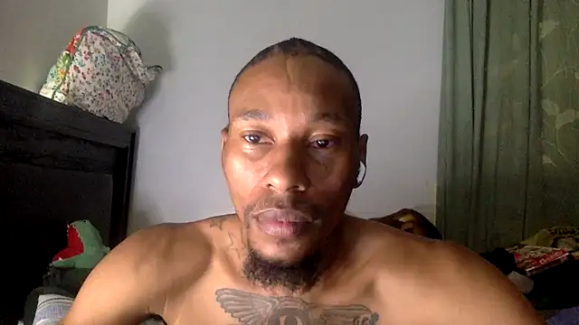 Snapshot of KingDerRico chatting on October 28, 10:01 pm KingDerRico online show from October 28, 10:01 pm