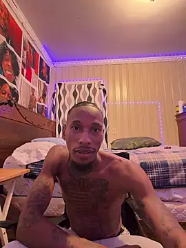 Snapshot of KingDerRico chatting on July 28, 1:45 am KingDerRico online show from July 28, 1:45 am