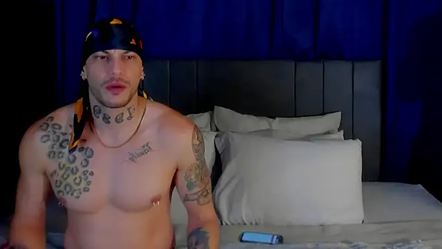 Snapshot of RickG_Oficial chatting on June 16, 4:26 am RickG Oficial online show from June 16, 4:26 am
