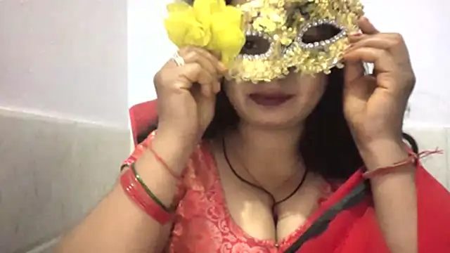 Snapshot of Gulaboo_bhabi chatting on April 6, 9:49 pm Gulaboo bhabi online show from April 6, 9:49 pm