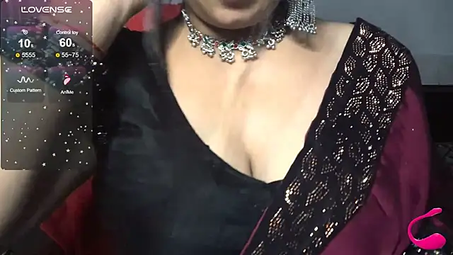 Snapshot of Gulaboo_bhabi chatting on July 9, 1:09 am Gulaboo bhabi online show from July 9, 1:09 am