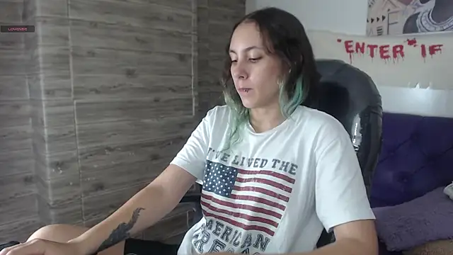 xlunna online show from December 9, 7:39 pm