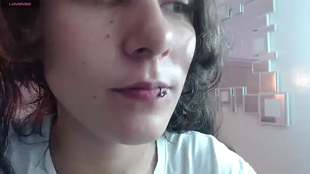 xlunna online show from January 10, 7:21 pm