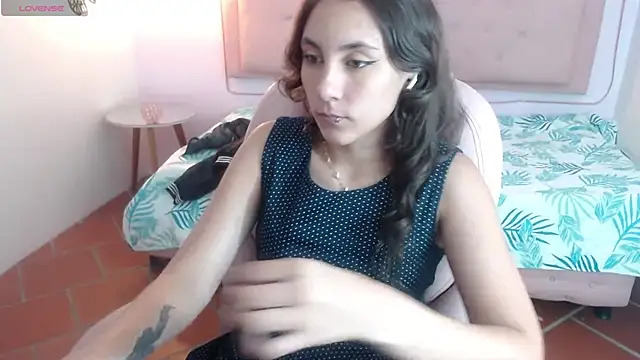 xlunna online show from February 8, 8:32 pm