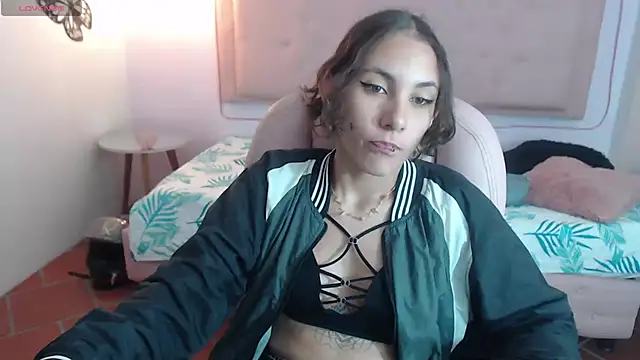 xlunna online show from February 9, 1:14 pm