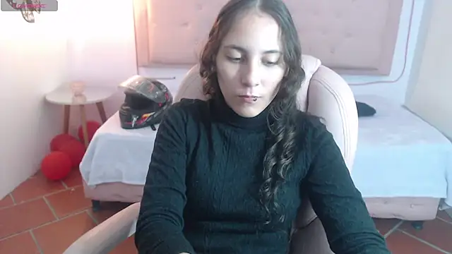 xlunna online show from February 28, 7:25 pm