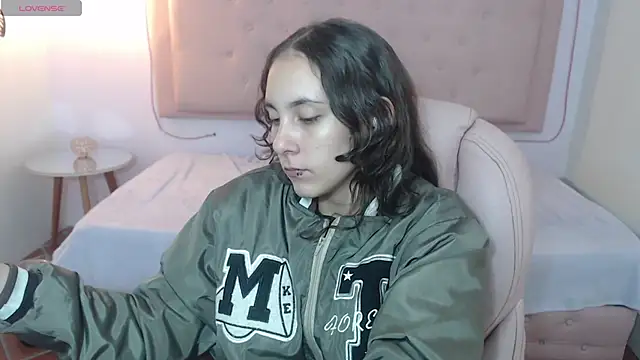 xlunna online show from March 9, 12:20 pm