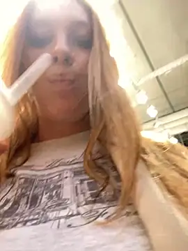 Snapshot of Sweet___Emily chatting on December 10, 2:17 pm Sweet Emily online show from December 10, 2:17 pm