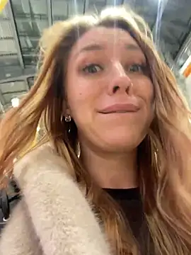 Snapshot of Sweet___Emily chatting on December 14, 6:41 pm Sweet Emily online show from December 14, 6:41 pm