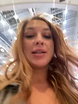 Snapshot of Sweet___Emily chatting on January 19, 2:17 pm Sweet Emily online show from January 19, 2:17 pm