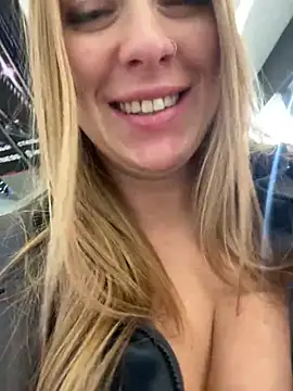 Snapshot of Sweet___Emily chatting on January 21, 3:21 pm Sweet Emily online show from January 21, 3:21 pm