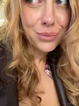 Snapshot of Sweet___Emily chatting on January 28, 2:42 pm Sweet Emily online show from January 28, 2:42 pm