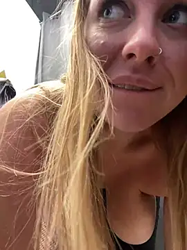 Snapshot of Sweet___Emily chatting on March 12, 8:19 am Sweet Emily online show from March 12, 8:19 am