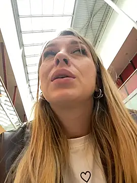 Snapshot of Sweet___Emily chatting on September 25, 2:10 pm Sweet Emily online show from September 25, 2:10 pm