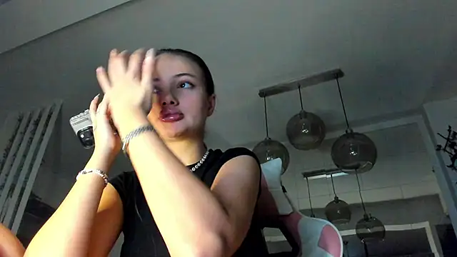 IreneVON online show from November 23, 6:02 am