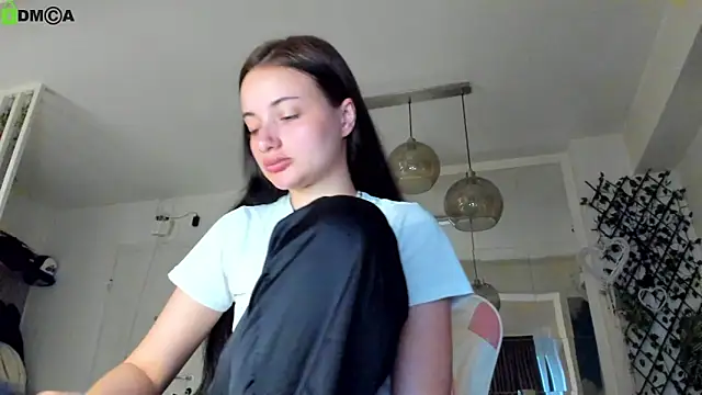 IreneVON online show from May 9, 3:23 am