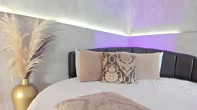 Snapshot of Nicol_Lopez_1 chatting on November 15, 9:00 pm Nicol Lopez 1 online show from November 15, 9:00 pm