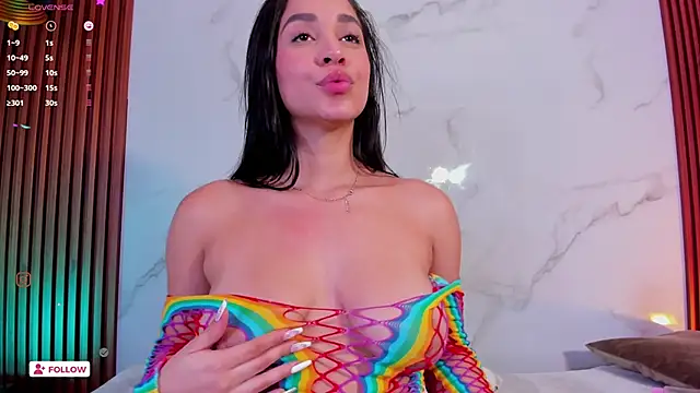 Snapshot of amelie_leigh chatting on December 16, 10:18 am amelie leigh online show from December 16, 10:18 am