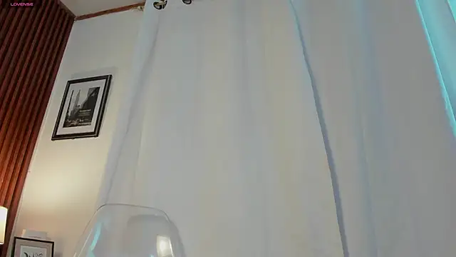 Snapshot of angeli_sexi chatting on June 13, 12:30 am angeli sexi online show from June 13, 12:30 am