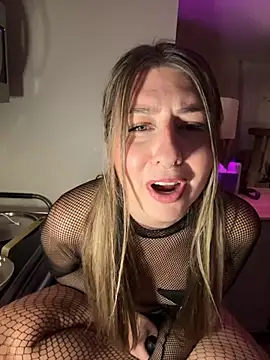 sophielove888 online show from October 25, 1:24 am