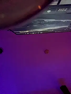 Snapshot of thatdude9_9_9 chatting on December 3, 6:15 am thatdude9 9 9 online show from December 3, 6:15 am