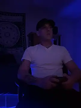 Snapshot of thatdude9_9_9 chatting on January 21, 5:05 am thatdude9 9 9 online show from January 21, 5:05 am