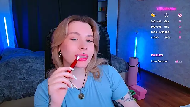 Snapshot of Blueberry-baby chatting on December 1, 7:47 pm Blueberry-baby online show from December 1, 7:47 pm