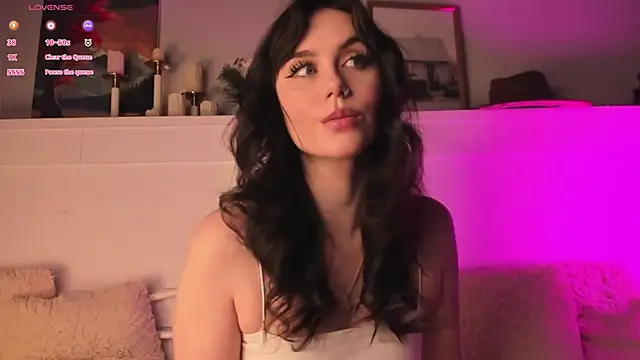 UnaMedison online show from March 11, 9:15 am